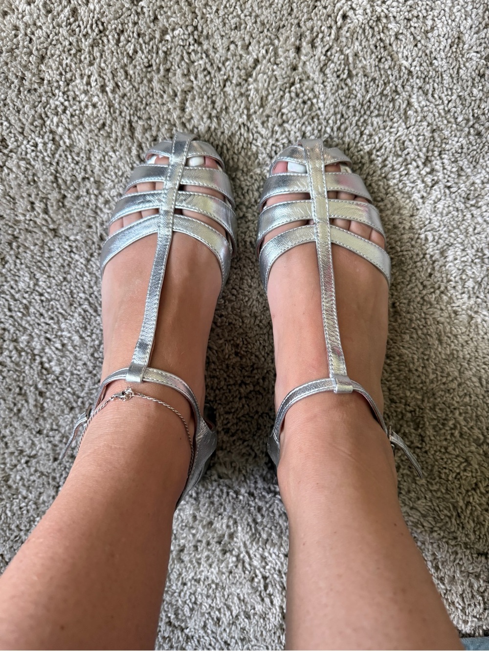Bibi Lou Women’s Silver Metallic Leather T-Strap Flat Sandals EU 37